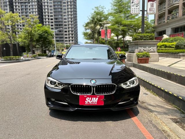 2012年BMW 2.0 320I 總代理 原版件 僅跑11萬公里  第2張相片