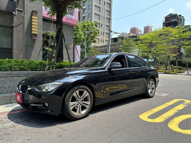 2012年BMW 2.0 320I 總代理 原版件 僅跑11萬公里  第3張相片