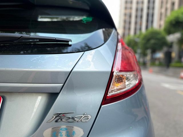 2015年FORD 1.0 FIESTA S版 僅跑10萬公里 原版件 恆溫 I-KEY  第6張相片