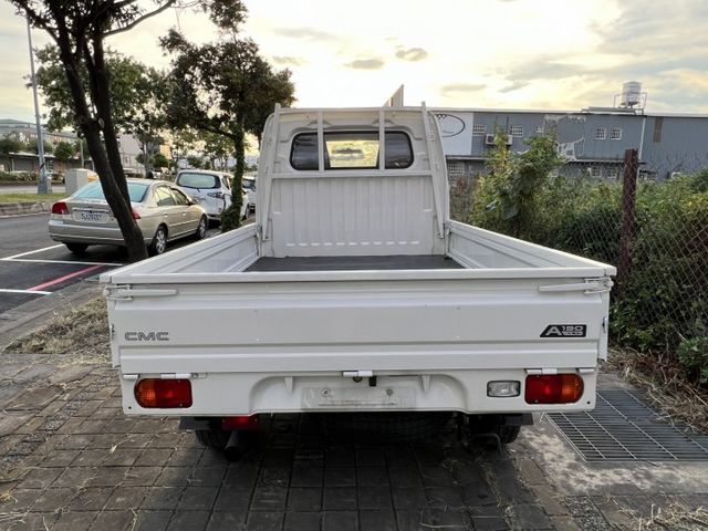 全車如新/外觀及內裝乾淨/一手車/遙控中控鎖/無事故/無泡水  第4張相片