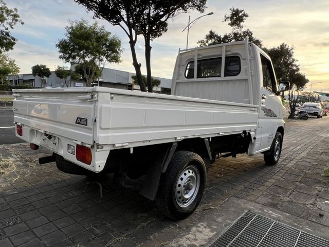 全車如新/外觀及內裝乾淨/一手車/遙控中控鎖/無事故/無泡水  第5張相片