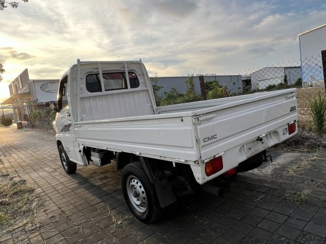 全車如新/外觀及內裝乾淨/一手車/遙控中控鎖/無事故/無泡水  第6張相片