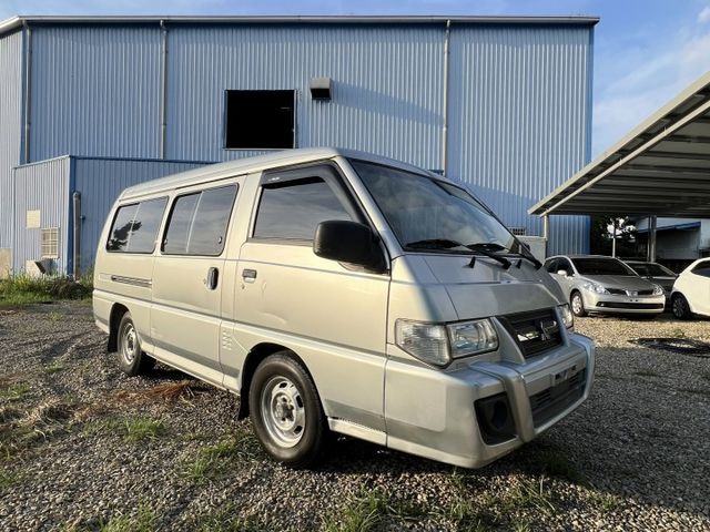 8人座/外觀及內裝完好乾淨/車況優/實車在店  第1張相片