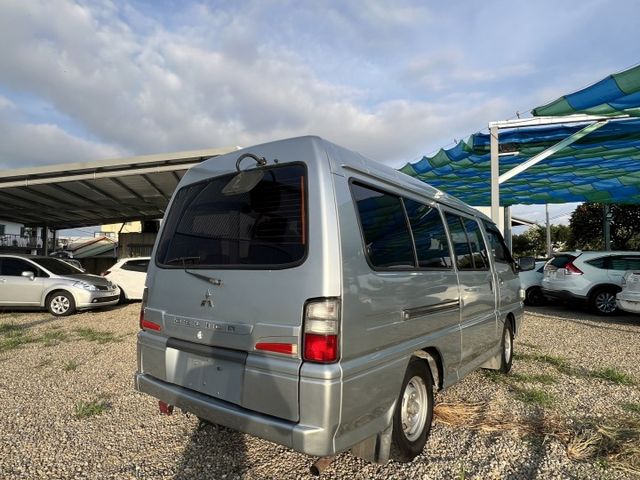 8人座/外觀及內裝完好乾淨/車況優/實車在店  第5張相片