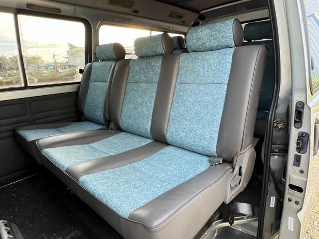 8人座/外觀及內裝完好乾淨/車況優/實車在店  第8張相片