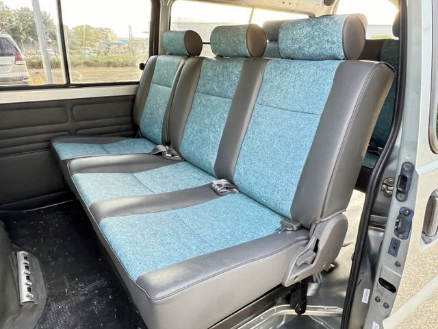 8人座/外觀及內裝完好乾淨/車況優/實車在店  第10張相片