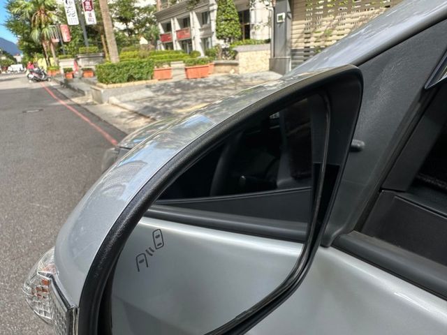 2019年TOYOTA 1.8 ALTIS 僅跑10萬公里  第9張相片