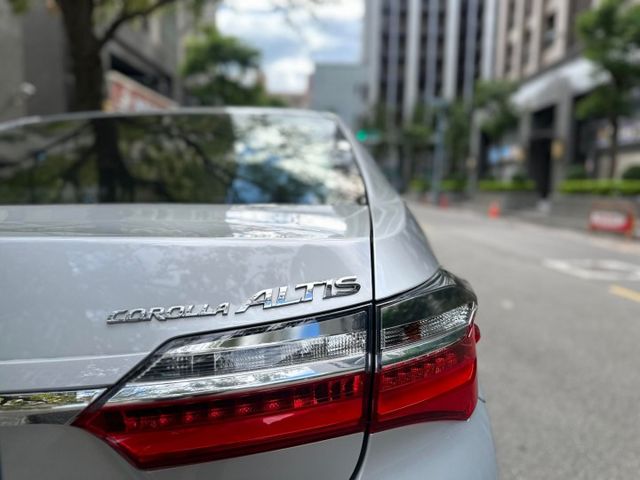 2019年TOYOTA 1.8 ALTIS 僅跑10萬公里  第12張相片