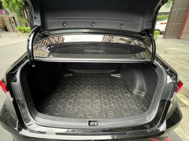 2023年TOYOTA ALTIS 僅跑2萬多公里 跟新的一樣 原版件~  第11張相片