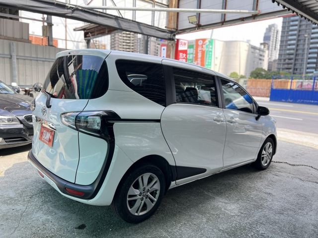 2021 TOYOTA SIENTA七人座空間 雙電動滑門  第4張相片
