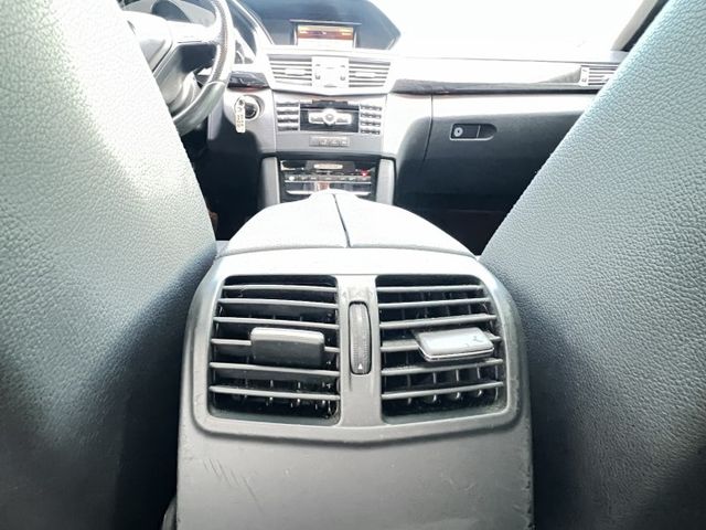 2012年 BENZ E200 1.8 價格實惠  入手門檻超親民！  第13張相片