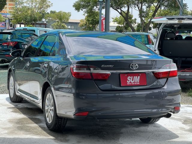 2018年 TOYOTA 2.0 CAMRY 僅跑12萬公里 / I-KEY / 恆溫 / 導航 / 定速 / 原版件  第6張相片