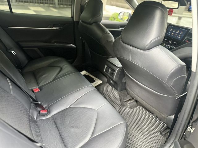 2021年TOYOTA 2.5 CAMRY HV 僅跑4.6萬公里 電池原廠8年16萬公里保固 全額貸 車庫車  第7張相片