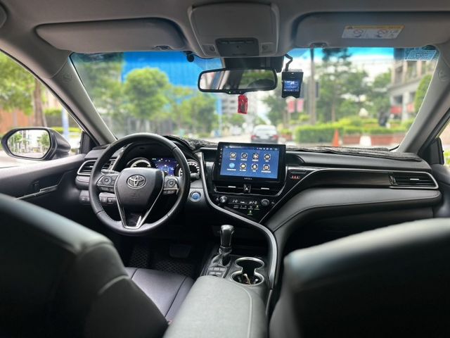 2021年TOYOTA 2.5 CAMRY HV 僅跑4.6萬公里 電池原廠8年16萬公里保固 全額貸 車庫車  第9張相片