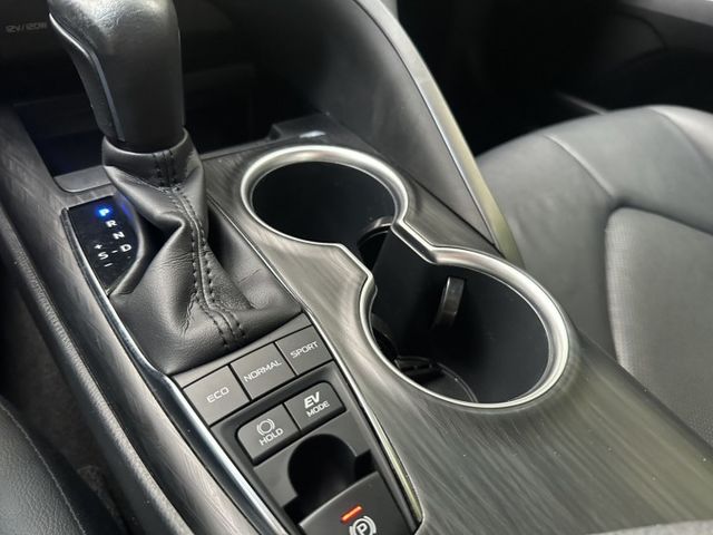 2021年TOYOTA 2.5 CAMRY HV 僅跑4.6萬公里 電池原廠8年16萬公里保固 全額貸 車庫車  第12張相片