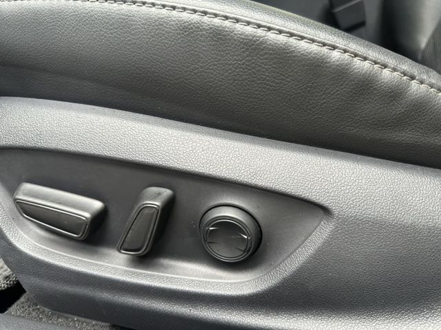 2021年TOYOTA 2.5 CAMRY HV 僅跑4.6萬公里 電池原廠8年16萬公里保固 全額貸 車庫車  第14張相片