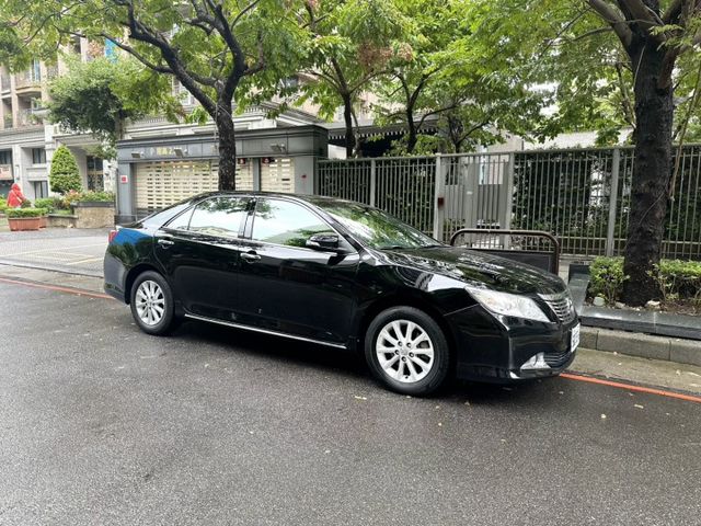 2012年TOYOTA 2.0 CAMRY  僅跑10萬公里 全車原版件 車庫車 車況超優  第1張相片