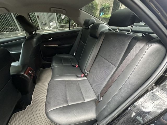 2012年TOYOTA 2.0 CAMRY  僅跑10萬公里 全車原版件 車庫車 車況超優  第8張相片