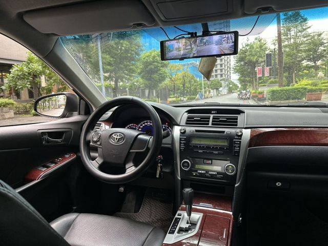 2012年TOYOTA 2.0 CAMRY  僅跑10萬公里 全車原版件 車庫車 車況超優  第10張相片
