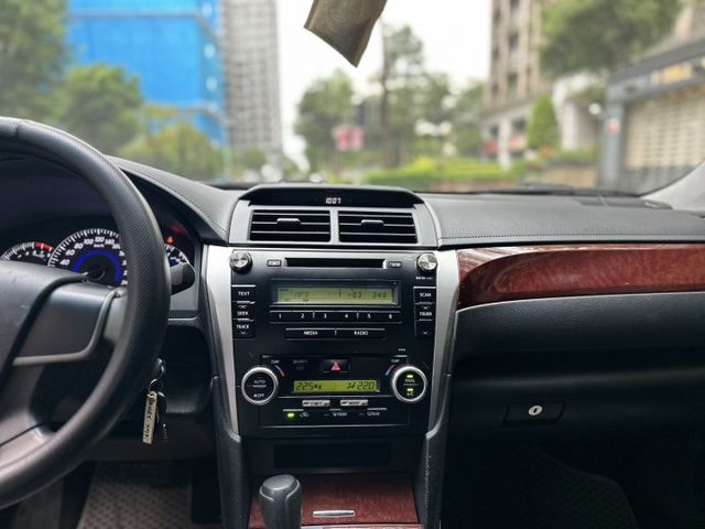 2012年TOYOTA 2.0 CAMRY  僅跑10萬公里 全車原版件 車庫車 車況超優  第13張相片