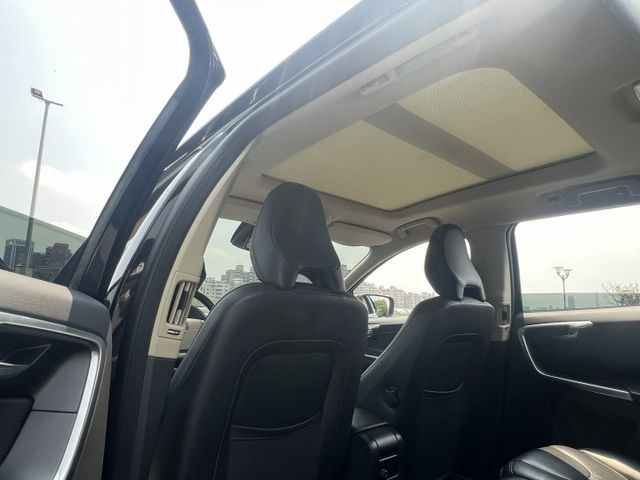 2011年VOLVO XC60 T5 僅跑9.2萬公里  第15張相片