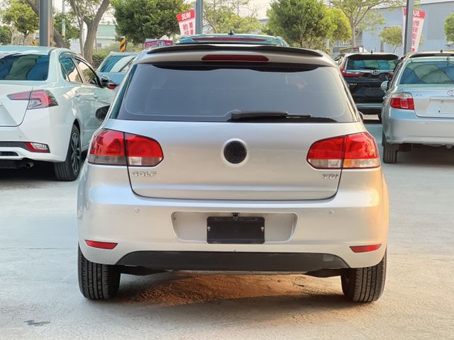 2010年福斯GOLF 1.6 僅跑14萬公里  第4張相片