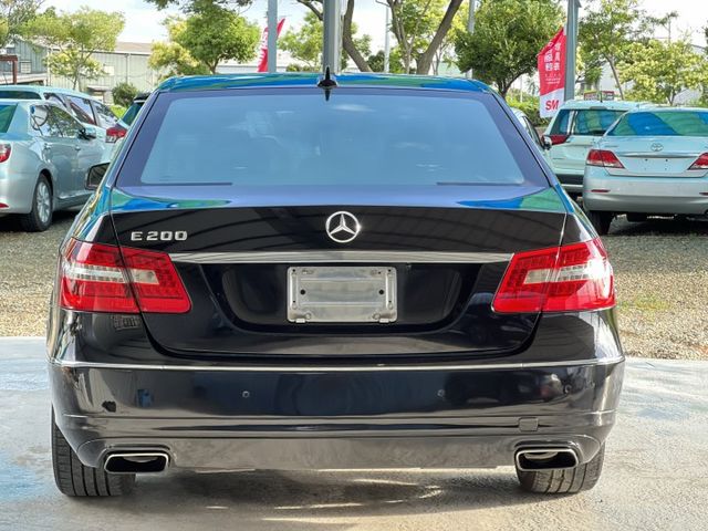 2012年 BENZ 1.8  E200 價格實惠  入手門檻超親民！  第5張相片