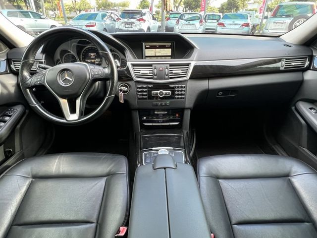 2012年 BENZ 1.8  E200 價格實惠  入手門檻超親民！  第12張相片