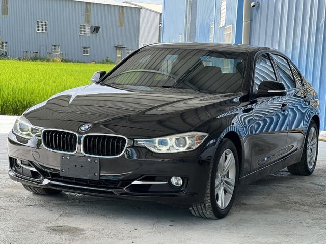 2012年BMW 2.0 320I 總代理 原版件 僅跑11萬公里  第3張相片