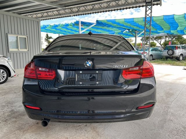 2012年BMW 2.0 320I 總代理 原版件 僅跑11萬公里  第5張相片