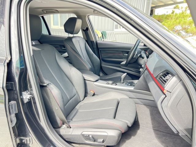 2012年BMW 2.0 320I 總代理 原版件 僅跑11萬公里  第8張相片