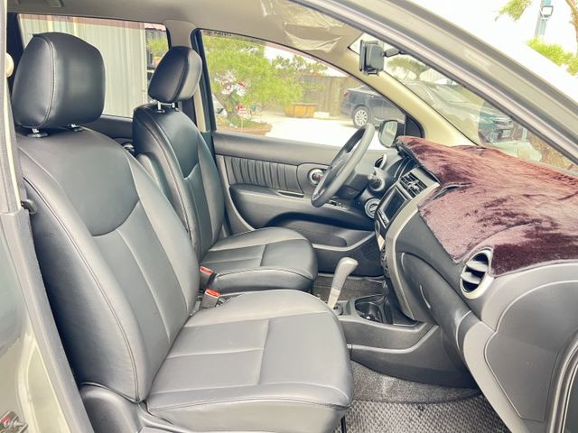 2013年 NISSAN LIVINA 1.6 一手車、原版件、代步首選好車  第8張相片
