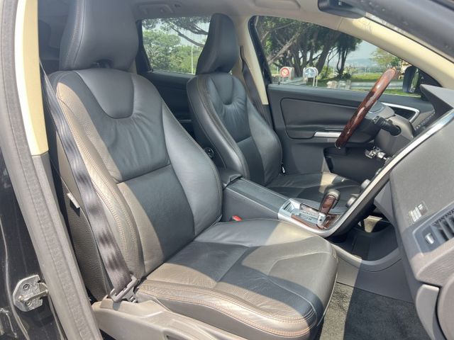 2011年VOLVO XC60 T5 僅跑9.2萬公里  第8張相片