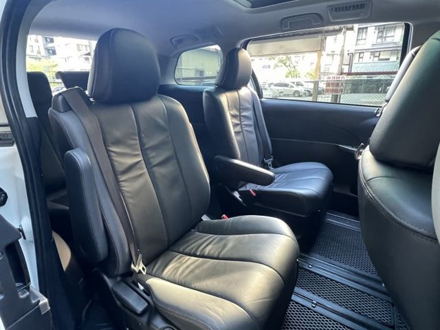 2017年TOYOTA 2.4 PREVIA 豪華版 雙電動滑門  第11張相片