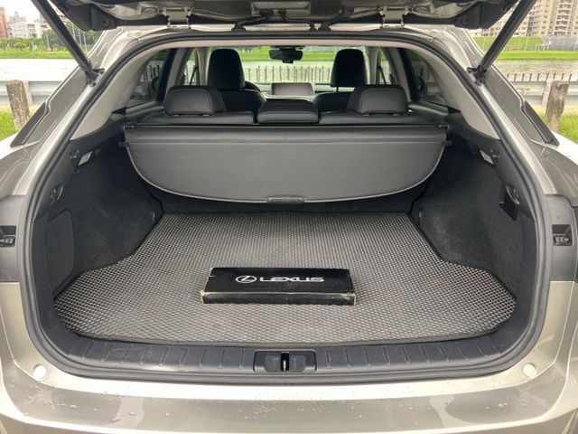 2017年LEXUS 2.0 RX200T 頂級版  第11張相片