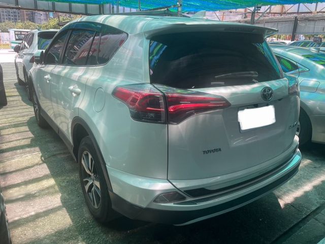 2016年TOYOTA 2.0 RAV4  原版件 安卓機 環景影像 電動椅 LED頭燈  第4張相片