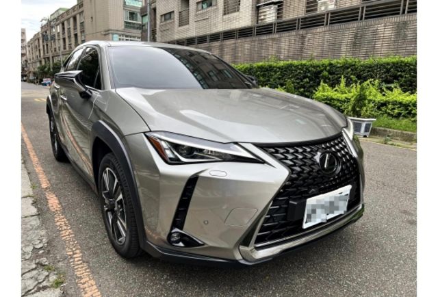 LEXUS 2020年 UX200 菁英PLUS版 一手里程3萬 原廠保養紀錄  第3張相片
