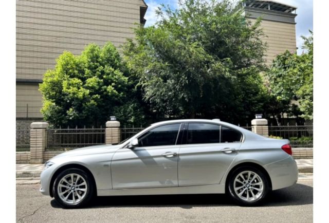BMW 總代理 320I SPORT LINE 一手里程8萬 認證車  第5張相片