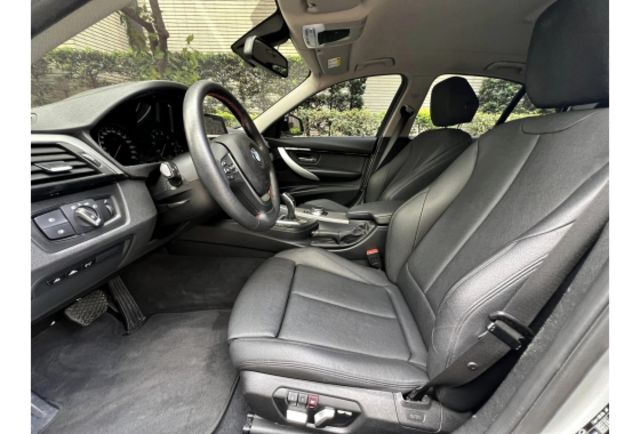 BMW 總代理 320I SPORT LINE 一手里程8萬 認證車  第8張相片