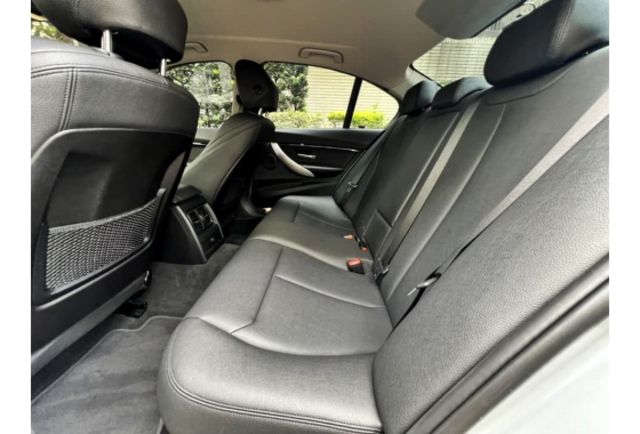 BMW 總代理 320I SPORT LINE 一手里程8萬 認證車  第9張相片