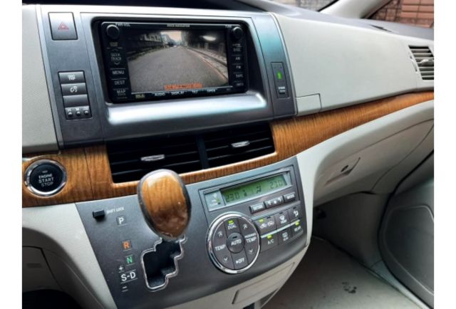 Toyota PREVIA  第13張相片