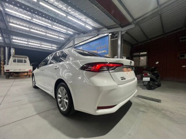 TOYOTA豐田 ALTIS  第6張相片