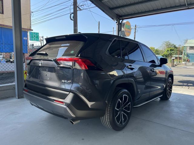 TOYOTA豐田 RAV4  第2張相片