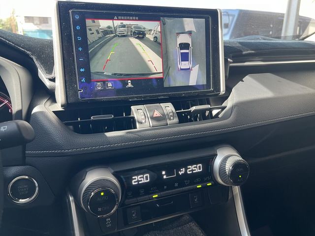TOYOTA豐田 RAV4  第13張相片