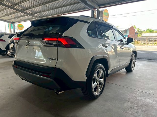 TOYOTA豐田 RAV4  第2張相片