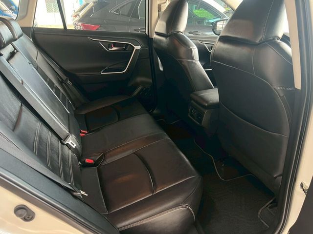 TOYOTA豐田 RAV4  第8張相片