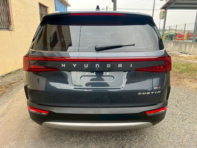 HYUNDAI現代 CUSTIN  第4張相片