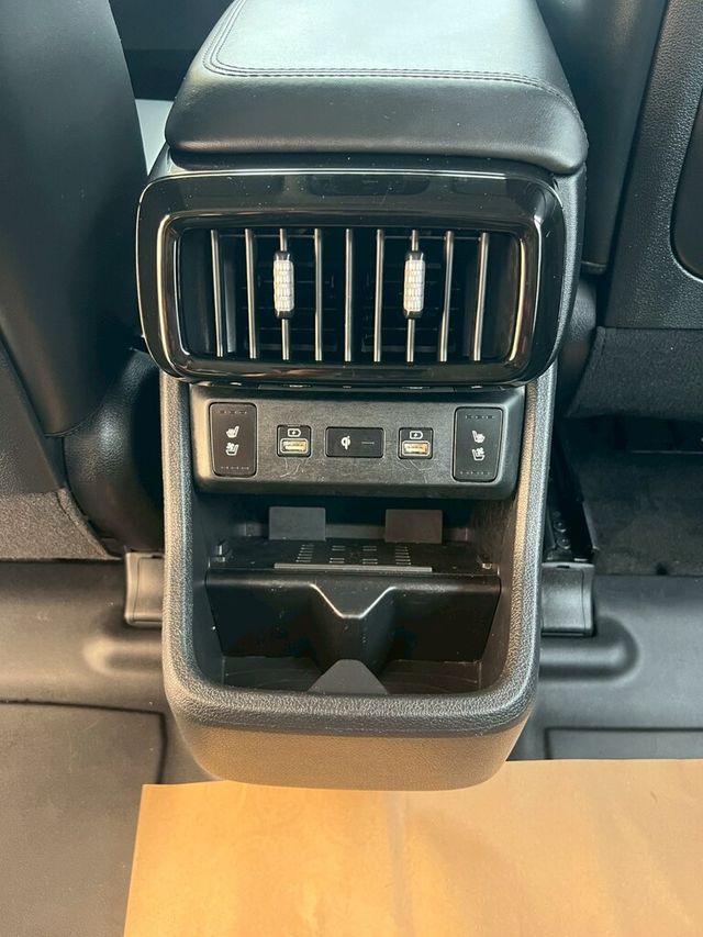 HYUNDAI現代 CUSTIN  第20張相片