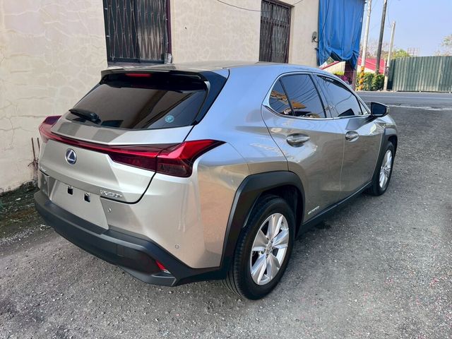 LEXUS凌志 UX250H  第2張相片