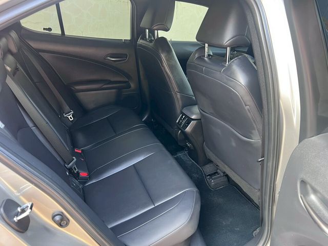 LEXUS凌志 UX250H  第8張相片